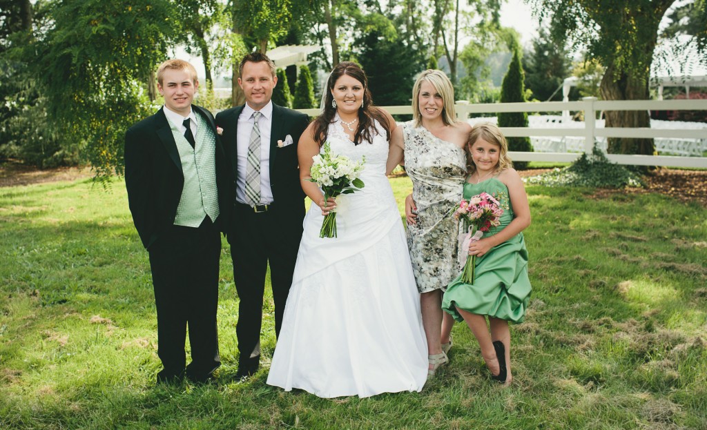 derting-family-at-wedding